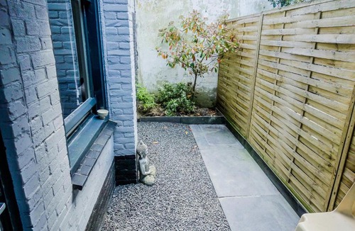 Alkmaar Apartment | Backyard