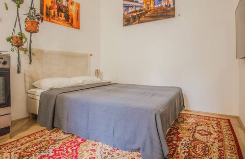 Csarnok negyed Apartment | Bacso H1 · Quiet studio in the heart of Budapest - CENTER