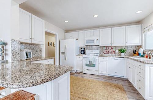 West Newport House | Balboa Blue Lagoon