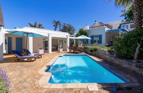 Westcliff Apartment | Balencay - Near Cliff Paths Sparkling Pool