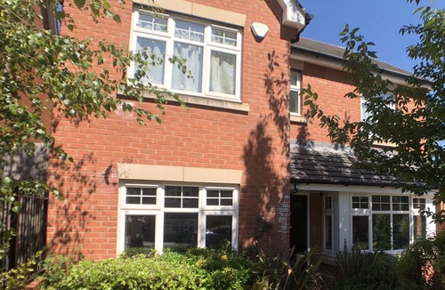 Banbury House | Banbury sleeps 10, easy access to Silverstone, NEC, Blenheim, Oxford & Stratford