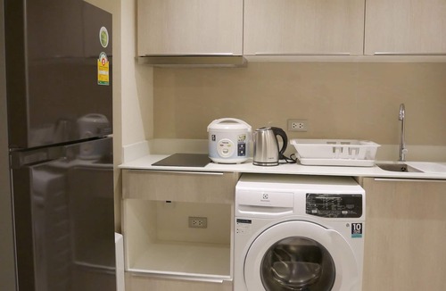 Khlong Toei Condo | Bangkok Sukhumvit 36 Deluxe Double Room with Sauna