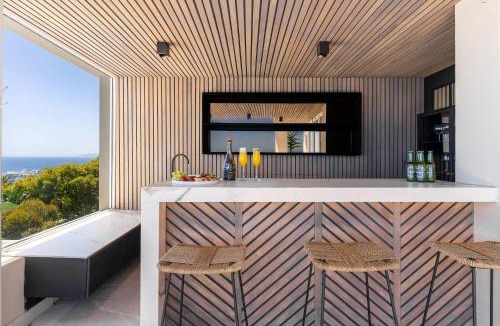 Bantry Bay Villa | Bantry Bay, Super Luxurious, 2 Pools, Ocean Views - Villa Bahia