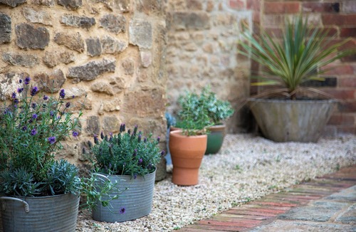 Adderbury Cottage | Banwell-luxury 4 bedroom cottage in Oxfordshire: families, groups, pets, wi-fi
