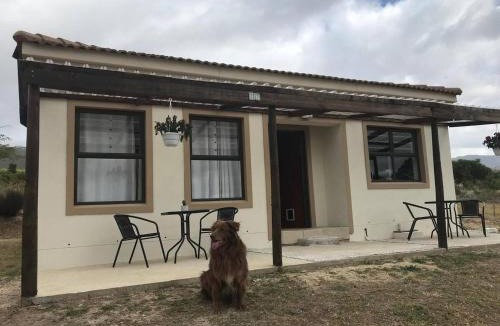 Bot River Villa | Barton Hoopoe Cottage near Hermanus with Wood Fired Hot Tub