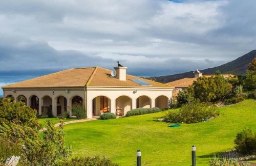 Bot River Villa | Barton Plover Villa Near Hermanus - Pool & Hot Tub