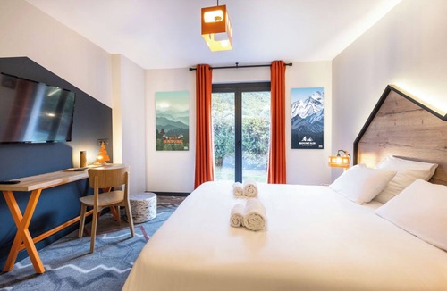 Albertville Hotel | Base Camp Lodge - Albertville