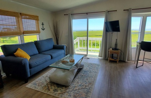 Assateague Pointe House | Bayfront cottage offers amazing views of the water and Assateague Island