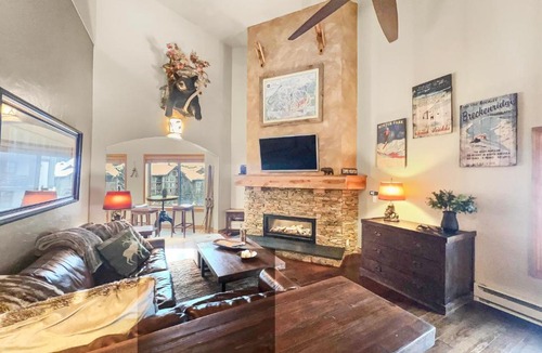 Copper Mountain Village Apartment | BE410 Bridge End Pet Friendly