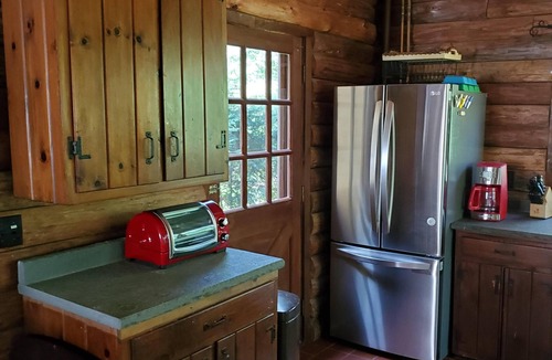 East Hampton North House | Beach House Village Fringe *Heated Pool! Peaceful, Close to Ocean, Restaurants