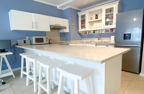 Muizenberg House | Beach Stays Apartment