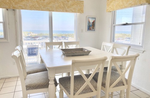 South End House | Beachfront 2nd Fl Retreat - PET FRIENDLY -with FABULOUS OCEAN VEIWS