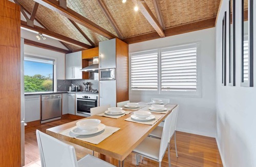 Warana House | Beachfront 3-Bed with Private Pool & Fireplace