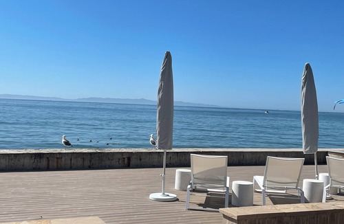 Faria Beach House | Beachfront 3-bedroom house with hot tub in Faria Beach