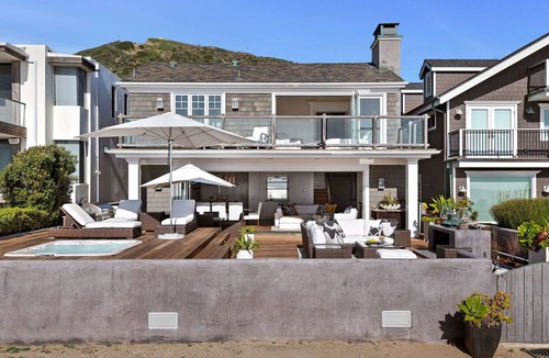 Ventura House | Beachfront at Seacliff