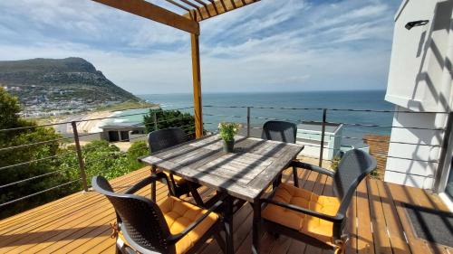 Glencairn Apartment | Beachfront Bliss