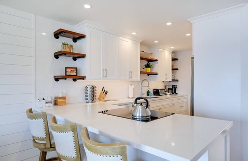 East Mesa Condo | Beachfront Hideaway in Santa Barbara - 2 bedrooms, pool, spa, across from beach, gorgeous!