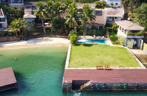 Ponta do Sape House | Beachfront mansion with helipad, 1 swimming pool, 1 hot tub, sauna and 5 bedrooms.