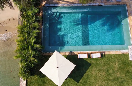 Ponta do Sape House | Beachfront mansion with helipad, 1 swimming pool, 1 hot tub, sauna and 5 bedrooms.
