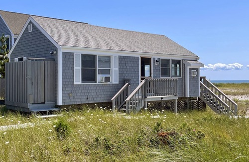 North Truro Cottage | Beachfront on our private beach! Siren Cottage - Pipers' Shore