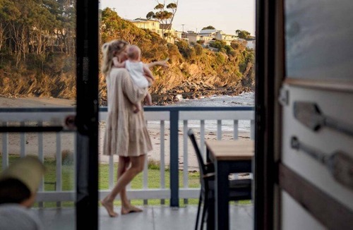Malua Bay House | Beachfront Shack in Malua Bay | Pet Friendly with EV Fast Charger
