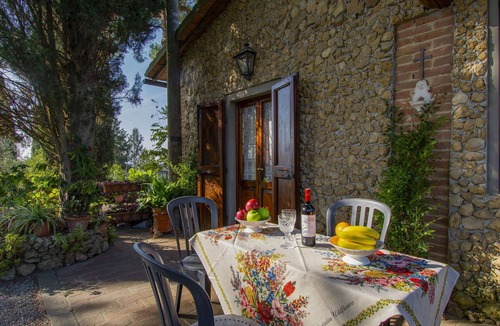 Palaia House | Beautiful private villa for 2 guests with TV and terrace