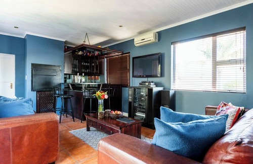 Paarl Bed & Breakfast | Beautiful 1-bedroom bed & breakfast with AC in Paarl