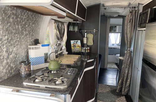 Thousand Oaks House | Beautiful 1972 Classic Airstream in Santa Monica Mountains