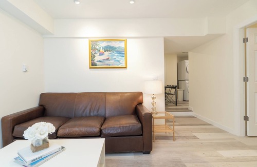 Dundarave House | Beautiful 2-BED Suite in central West Vancouver