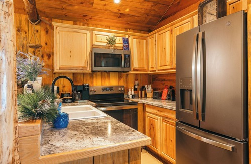 Sparta Cabin | Beautiful 2-bedroom cabin near Sparta and the Blue Ridge Parkway