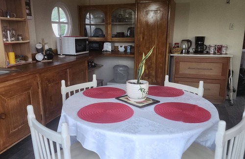 Lambeau House | Beautiful 3-Bedroom Home with Pool in Signal Hill