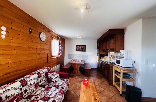 Bisanne 1500 Apartment | Beautiful 3-room, 2-bath Apartment - Pool & Garage