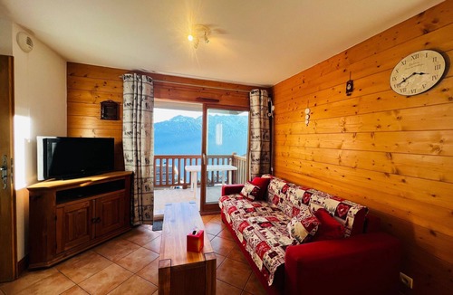 Bisanne 1500 Apartment | Beautiful 3-room, 2-bath Apartment - Pool & Garage