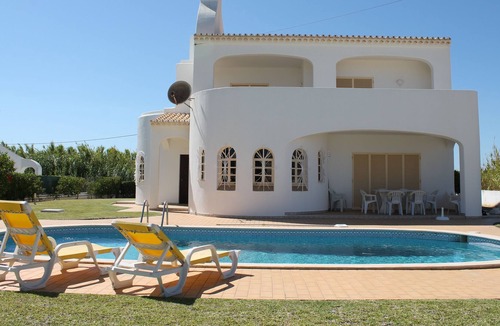 Sesmarias Villa | Beautiful 4 bedroom villa, very quiet area, 1 km from the Beach Bunny
