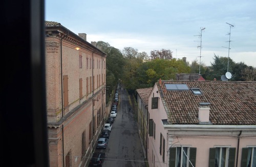Addizione Erculea Apartment | Beautiful and spacious apartment, with garage, in an ancient building in the city center.