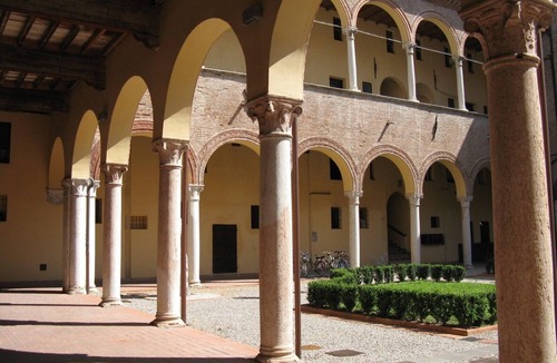 Addizione Erculea Apartment | Beautiful and spacious apartment, with garage, in an ancient building in the city center.