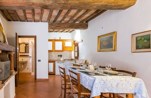 San Macario In Monte Villa | Beautiful apartment in villa for 4 guests with pool, WIFI, TV, terrace and pets allowed