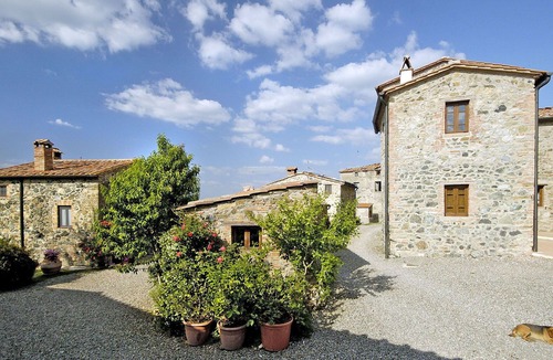 San Macario In Monte Villa | Beautiful apartment in villa for 4 guests with pool, WIFI, TV, terrace and pets allowed