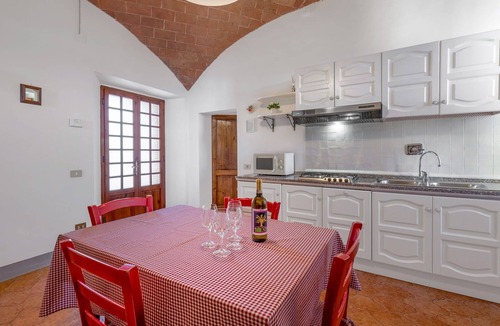 San Macario In Monte Apartment | Beautiful apartment for 4 guests with WIFI, pool, TV and panoramic view, close to San Gimignano