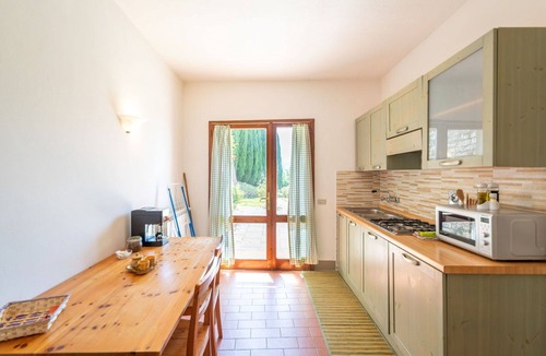 Montebonello Apartment | Beautiful apartment for 4 people with A/C, WIFI, pool, TV, pets allowed and panoramic view