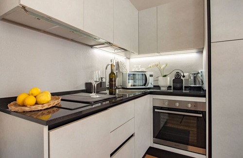 Lungarno del Tempio Apartment | Beautiful apartment for 4 guests with WIFI, A/C, TV, balcony and panoramic view