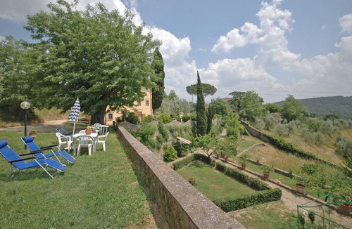 Romola Apartment | Beautiful apartment for 4 guests with pool, WIFI and TV, close to Florence