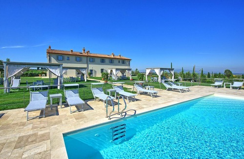 Vinci Apartment | Beautiful apartment for 3 guests with pool, WIFI, A/C, TV and panoramic view