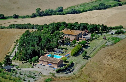 Peccioli Villa | Beautiful apartment in villa for 4 people with WIFI, pool