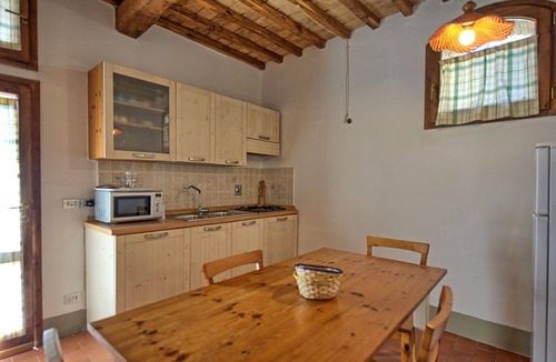 Montebonello Villa | Beautiful apartment in villa with WIFI, pool, A/C, TV, patio, pets allowed and panoramic view