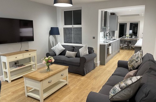 Frampton on Severn House | Beautiful Townhouse in Stratford Upon Avon