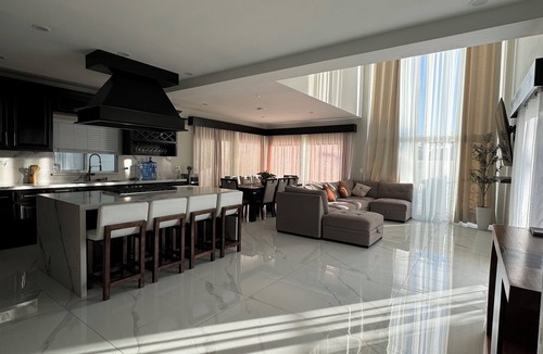 Rosarito House | Beautiful home 5 min away from papas & beer. W/King size beds