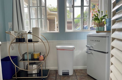 Alta Mesa House | Beautiful Hummingbird Suite w/kitchenette, patio & parking in Santa Barbara