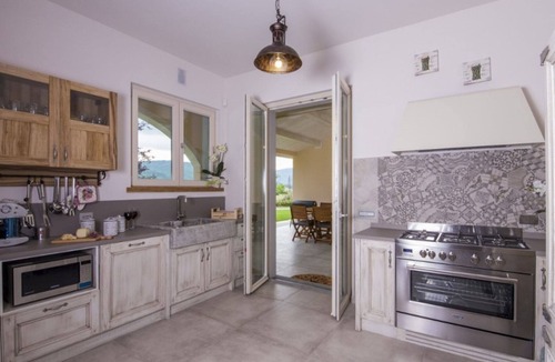 Porrena Villa | Beautiful independent villa with private swimming pool