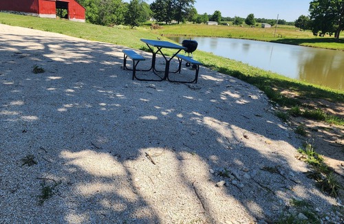Lakewood RV Rental | BEAUTIFUL LAKE SHELBYVILLE CAMPING SITE ALONG SIDE STOCKED FISHING PONDS SITE #2